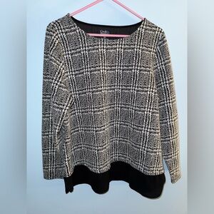 Croft & Barrow long sleeve black and white layered hem